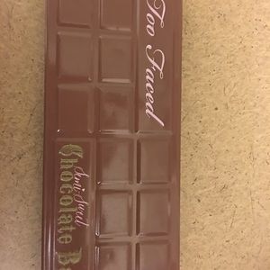 Too faced semi sweet Chocolate eyeshadow palette